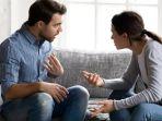 Ilustrasi-wanita-itu-berdebat-karena-tunangannya-menginginkan-hartanya.jpg