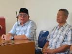 Imran-Simanjuntak-kiri-Ketua-Komite-MAN-Pematangsiantar-angkat-bicara.jpg