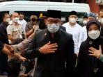 Iringan-Jenazah-Emmeril-Kahn-Tiba-di-Indonesia.jpg