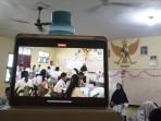 JARINGAN-TELKOMSEL-Suasana-belajar-di-kelas-SMA.jpg