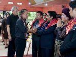 Jampidsus-kejagung-ke-rumah-duka-rey-ginting.jpg