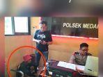 Jukir-yang-dimarahi-walikota-Medan-Bobby-Nasution-sedang-berada-di-ruangan-Polsek-Medan-Barat.jpg