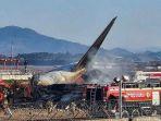 KRONOLOGI-Pesawat-Jeju-Air-Jatuh-di-Bandara-Muan-Korea-Selatan-Kini-47-Penumpang-Dilaporkan-Tewas.jpg