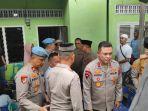Kapolda-Sumut-Irjen-Whisnu-Hermawan-Februanto-saat-melayat-ke-rumah-duka.jpg