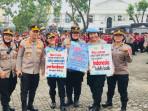 Kapolrestabes-medan-dan-polwan-dalam-humanis-penamgnaan-demo.jpg