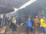 Kebakaran-terjadi-di-Pasar-Senangin-yang-berada-di-Jalan-Sepat-tribun.jpg