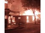Kebakaran-yang-melanda-puluhan-rumah-semi-permanen-yang-terletak-di-Komplek.jpg