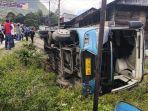 Kecelekaan-bus-pariwisata-di-Pasar-Lumbanjulu-Kecamatan-Lumbanjulu.jpg