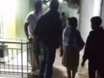 Kerumunan-warga-di-lokasi-kejadian-issdf.jpg