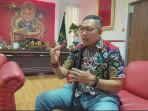 Ketua-DPRD-Medan-Wong-Chun-Sen-diwawancarai-Tribun-Medancom-di-ruang-kerjanya_1.jpg