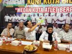 Ketum-KONI-Medan-Aswindy-Fachrizal-tengah.jpg