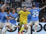 Kiper-lazio-cetak-gol.jpg