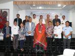 Kunker-Reses-Sihar-Sitorus-Bupati-Toba-Sampaikan-Proposal-Permohonan-Bantuan.jpg