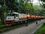 LOMBA-FOTO-Kereta-api-barang-melintas-di-jalur.jpg