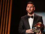 Lionel-Messi-raih-penghargaan-Ballon-dOr.jpg