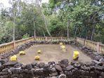 Makam-yang-kental-akan-cerita-rakyat-ini-berlokasi-di-Dusun-Air-Nangak.jpg