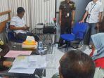 Mantan-Bendaahara-SMAN-6-Binjai-Ditahan-Kejari.jpg