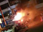 Mobil-polisi-satlantas-di-Kupang-dibakar-Rumah-Kapolda-pun-diserang.jpg