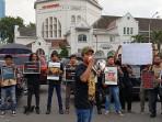 Momen-sejumlah-jurnalis-dan-aktivis-berunjuk.jpg