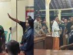 NASIB-Kades-di-Pati-Usai-Digerebek-Asyik-Berduaan-Bareng-Janda-hingga-Berakhir-Diarak-Warga.jpg