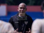 Nova-Arianto-Coach-timnas.jpg