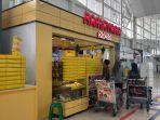 PENJUAL-OLEH-OLEH-Penjualan-oleh-oleh-di-Bandara.jpg