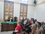 PERSIDANGAN-DOSEN-BUNUH-SUAMI-Terdakwa-Tiromsi-Sitanggang-saat-me.jpg