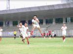 Para-pemain-sepak-bola-PON-Sumut-saat-merayakan-gol-kemenangan-saat-melawan-timnas-U20.jpg