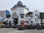 Parkir-dan-Juru-Parkir-Meresahkan-Parkir-Ilegal-tak-sesuai-tarif.jpg