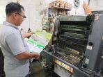 Pekerja-di-MJ-Printing-yang-berlokasi-di-Jalan-Mesjid-Kecamatan-Medan-Barat.jpg