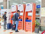 Pelanggan-kereta-api-saat-check-in-di-Stasiun-Kereta-Api-Medan.jpg