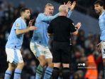 Pemain-Man-city-protes-wasit.jpg