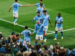 Pemain-man-city-selebrasi-ke-penonoton.jpg