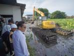 Pemko Medan Normalisasi Parit Gonggong  di Seputaran Simpang Kantor
