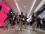 Penari-memeriahkan-Indonesia-Menari-2025-di-Sun-Plaza-Medan-Minggu-12102025.jpg