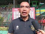 Pendiri-Founder-Sada-Sumut-FC-Arya-Sinulingga-saat-diwawancarai-di-Stadion-Teladan.jpg