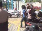 Pengamen-Ditangkap-Polisi.jpg