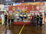 Tim Basket SMA Methodist 2 Medan Borong 3 Piala di Kejuaraan Honda Wahidin Cup Basketball Tournament