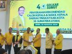 Penyerahan-berkas-B1-KWK-Partai-Golkar-kepada-Vickner-Sinaga-untuk-maju-di-Pilkada-Dairi-2024.jpg