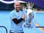 Pep-guardiola-angkat-trofi-2023.jpg