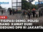 Personel-Satuan-Brimob-mulai-memasangkan-kawat-duri-di-gerbang-utama-Gedung-DPR-RI-Senayan-Jakarta.jpg