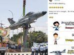 Pesawat-Hawk-200-bertengger-di-exit-tol-Madiun-dan-postingnan-akun-X-GerryS.jpg