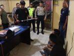 Petugas-Polsek-Firdaus-saat-mengamankan-empat-anggota-Geng-Motor-Sergai.jpg