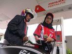 Petugas-SPBU-Pertamina.jpg