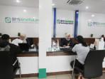 Petugas-melayani-peserta-program-BPJS.jpg