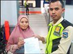 Petugas-petugas-KAI-Bandara-bernama-Fuji-Alwi_Kejujuran_.jpg