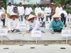 Pj-Gubernur-Sumut-Menanam-Cabai-di-Asahan.jpg