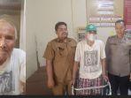 Polisi-Padang-Sidimpuan-Tolong-Kakek-Pikun.jpg