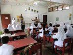 Polisi-goesnto-scool.jpg