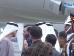 Presiden-UEA-berbisik-ke-Luhut-di-Bandara.jpg